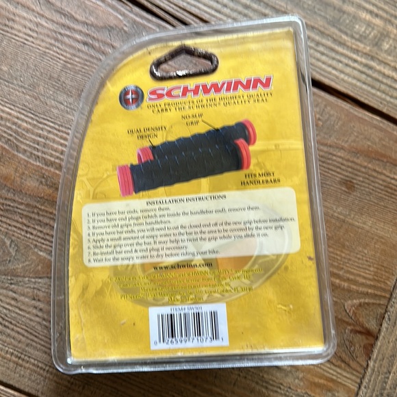 Schwinn bicycle grips for handlebars - Picture 2 of 3